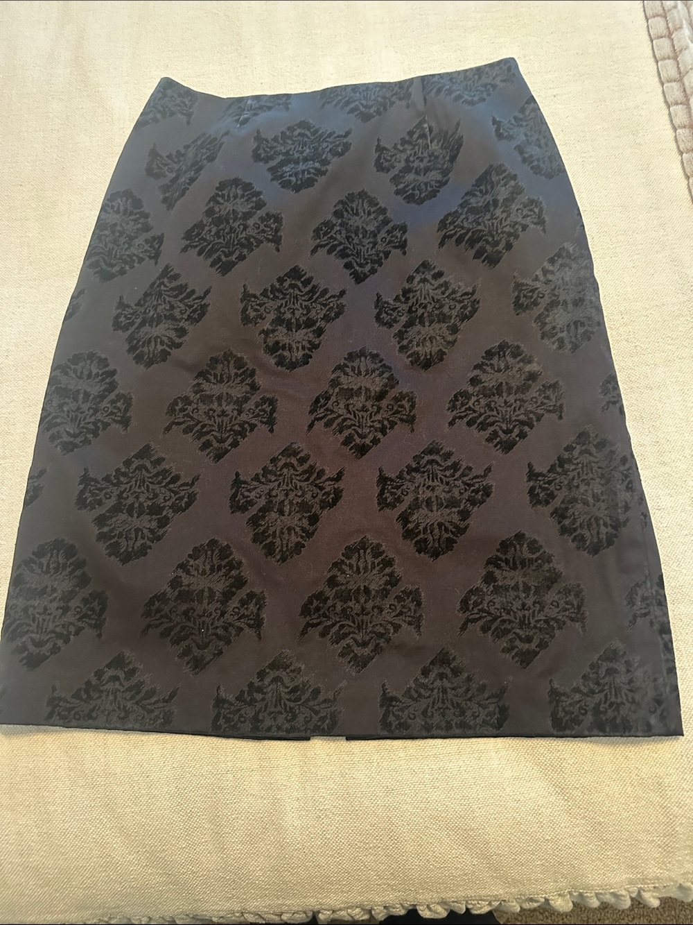 Apostrophe Black Damask-Print Pencil Skirt